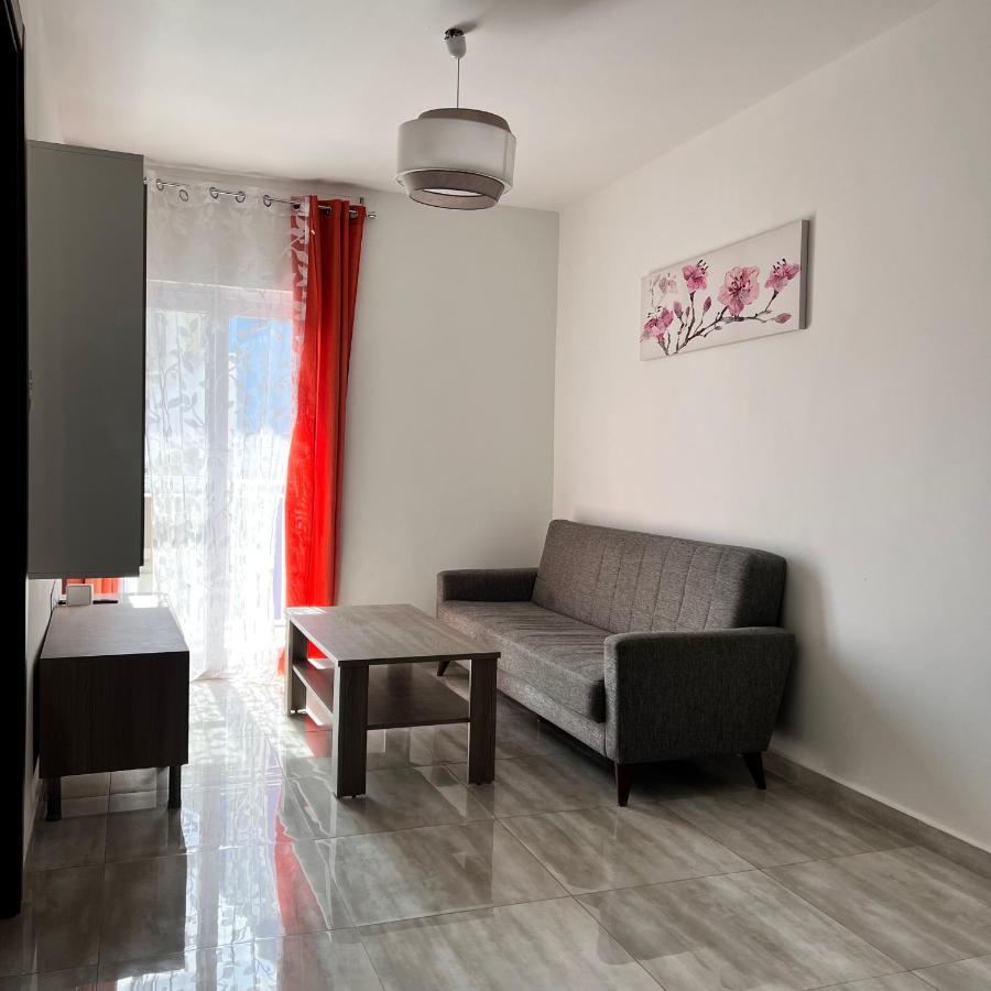 F4 Room 3, Private Room Two Single Beds Shared Bathroom Msida Exterior photo
